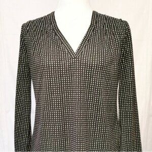 Ann Taylor geometric polka dot black an white blouse